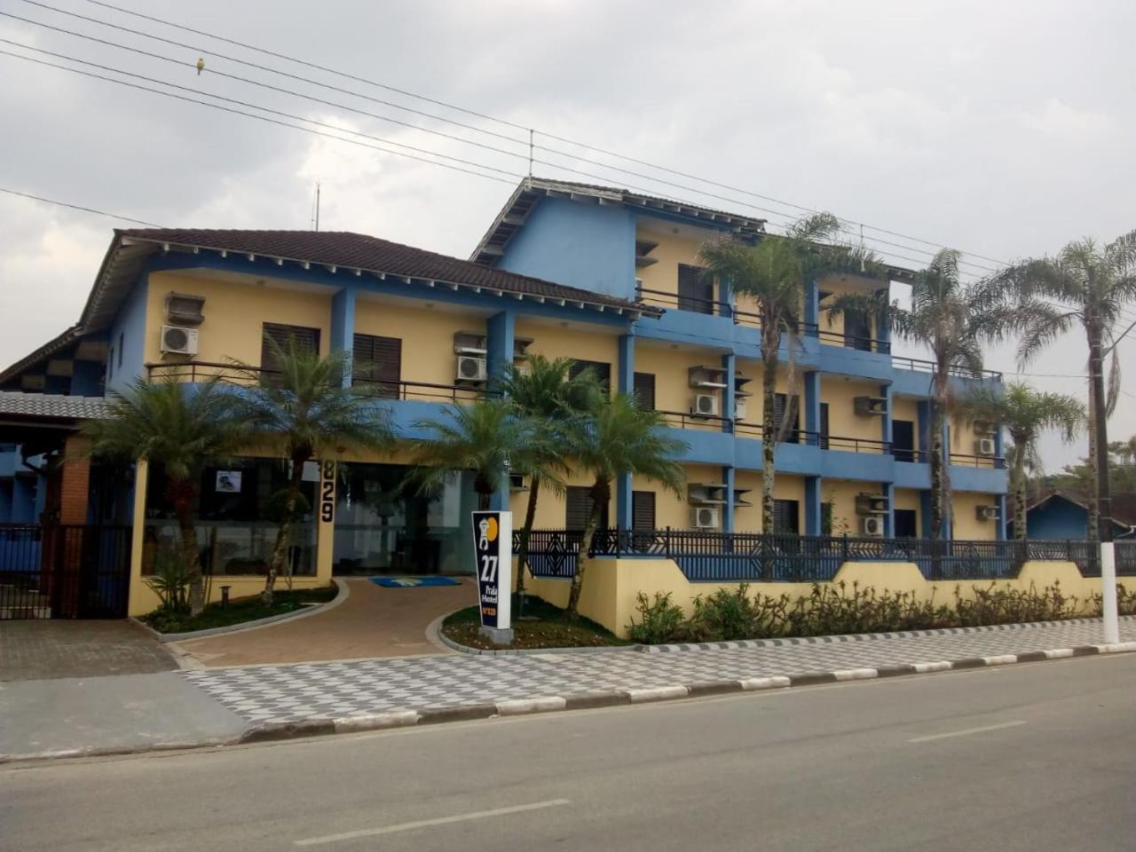 27 Praia Hotel - Frente Mar ベルチオガ エクステリア 写真