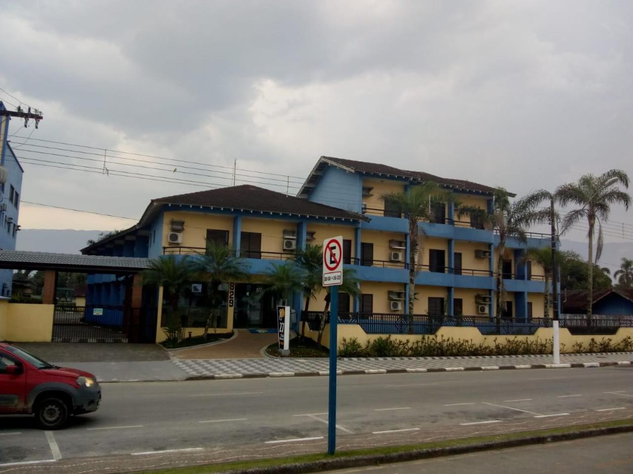 27 Praia Hotel - Frente Mar ベルチオガ エクステリア 写真
